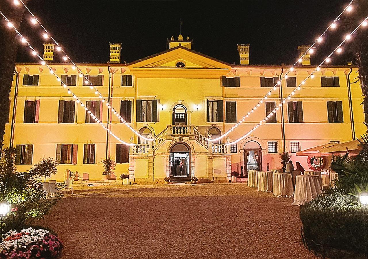 Hotel Villa Cariola Caprino Veronese Exterior photo