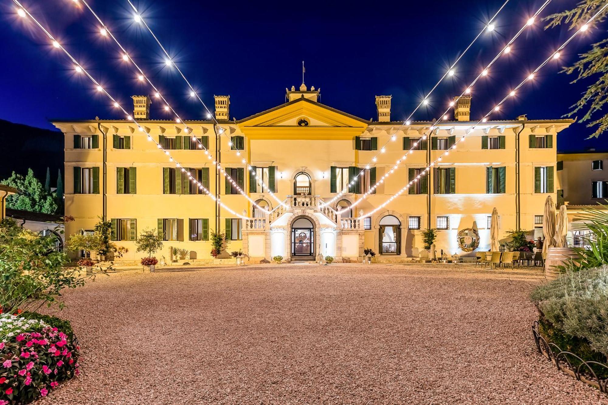 Hotel Villa Cariola Caprino Veronese Exterior photo